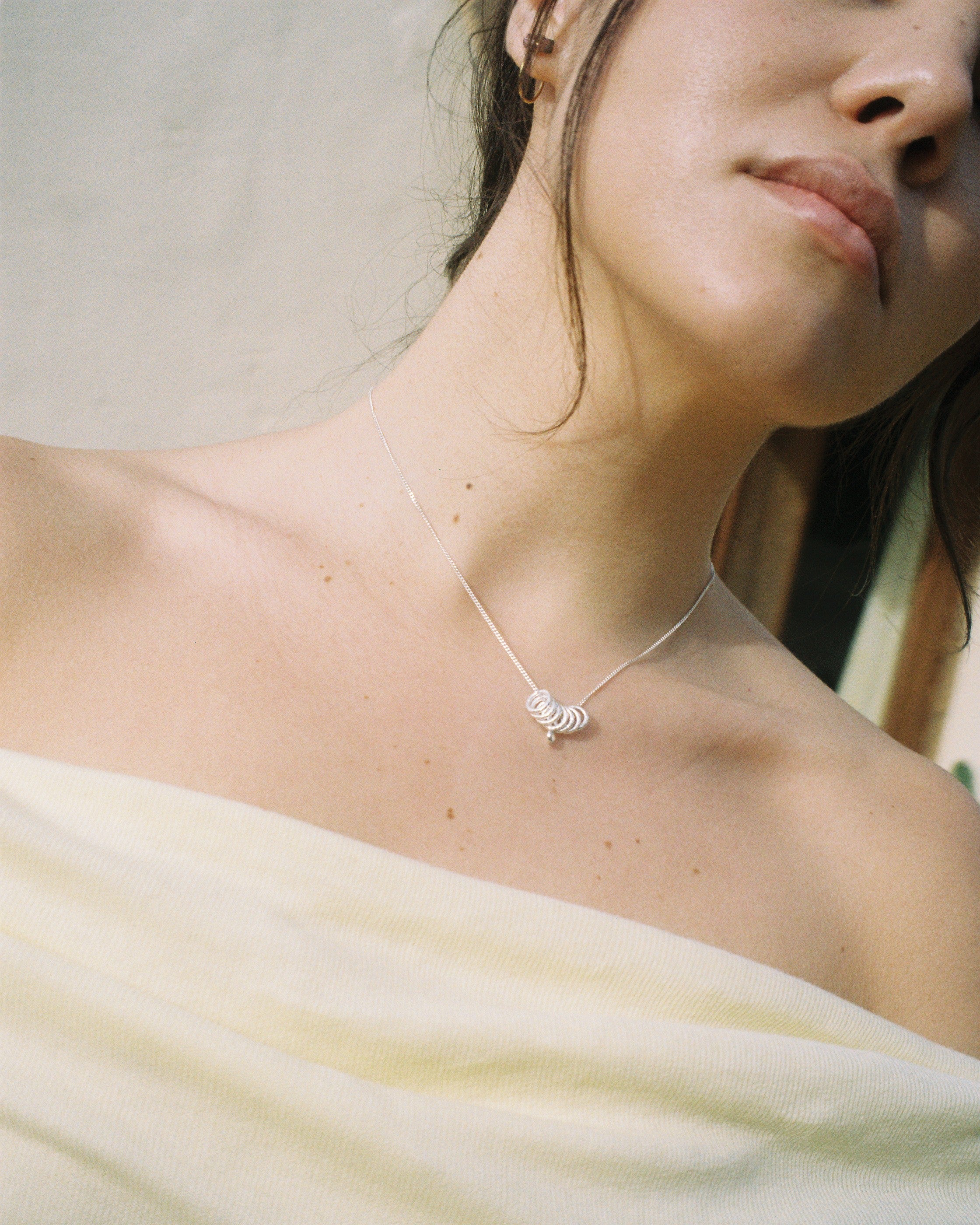 ARA con Topacio Azul en Plata Reciclada