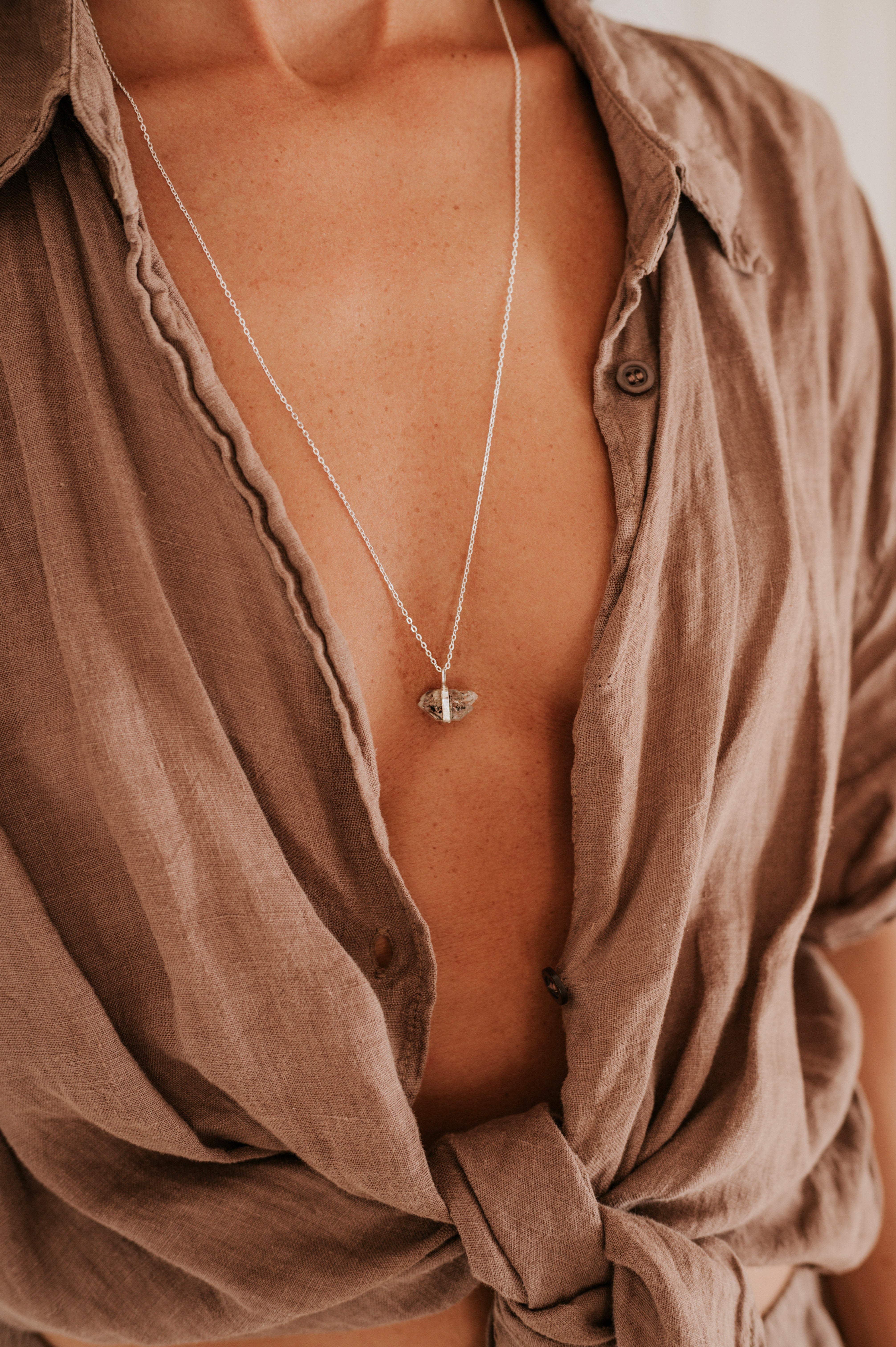 Plexo Solar Cuarzo Claro en Plata Reciclada