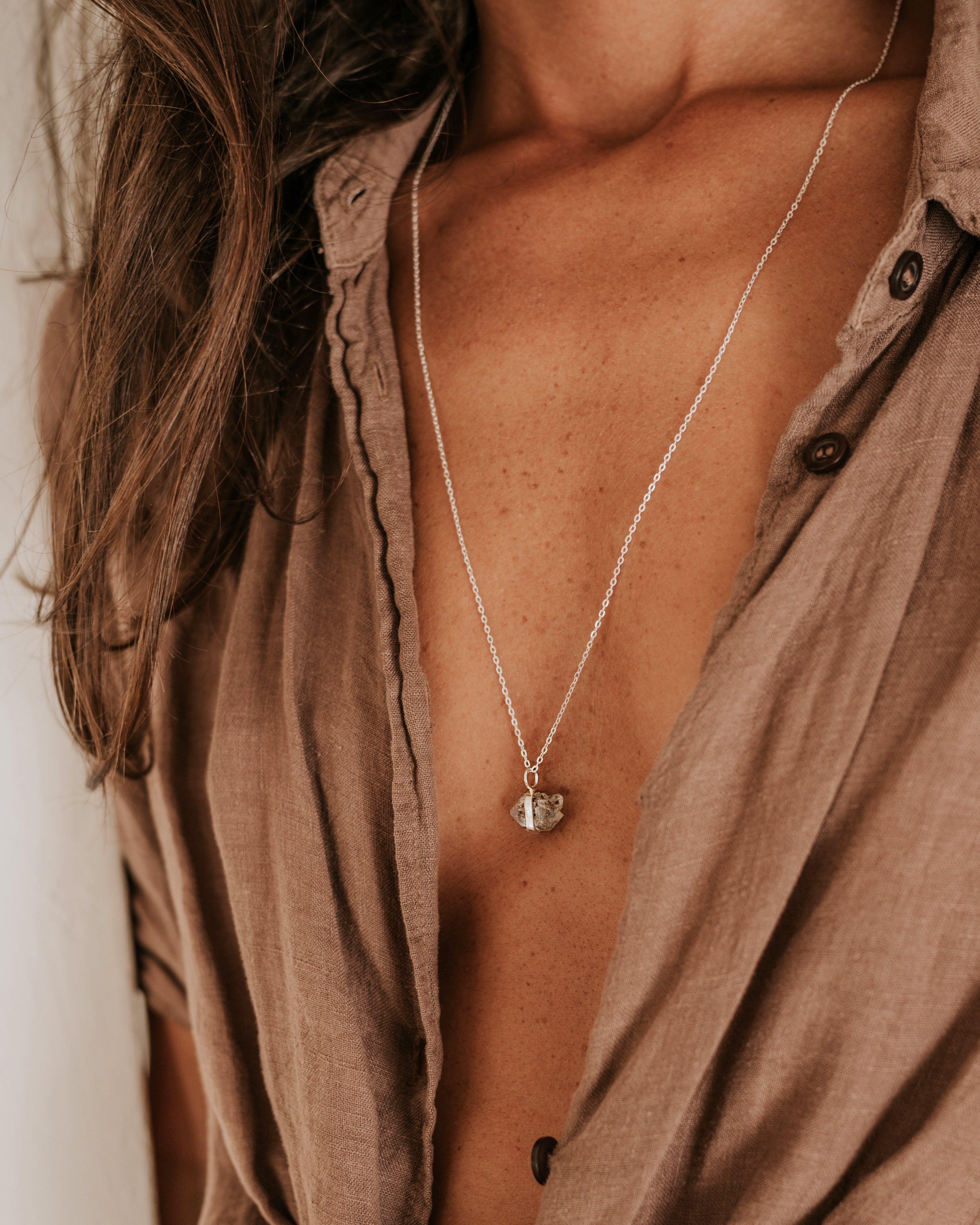 Plexo Solar Cuarzo Claro en Plata Reciclada