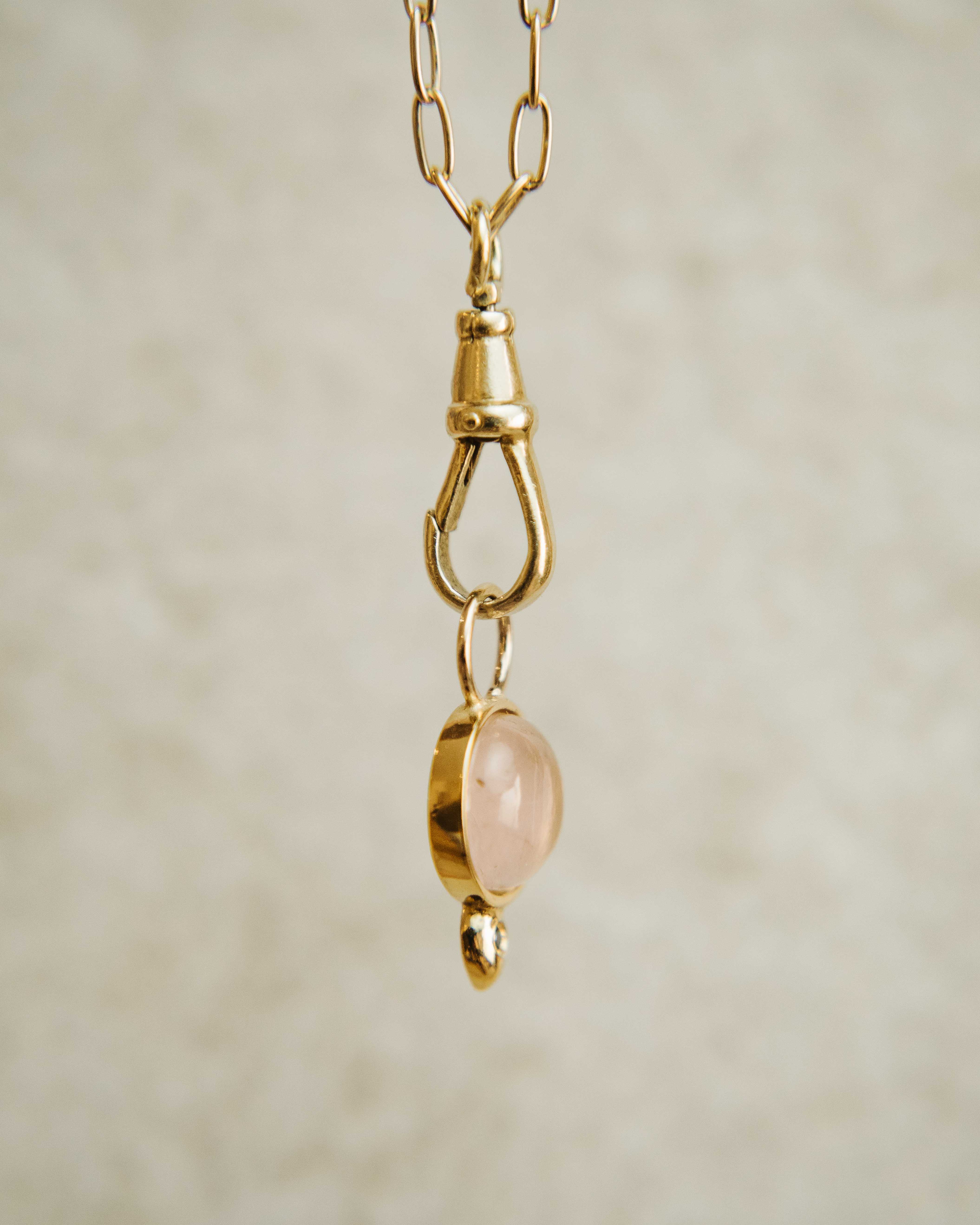 TREASURE · Cuarzo Rosa & Diamante Negro bañado en oro 18k