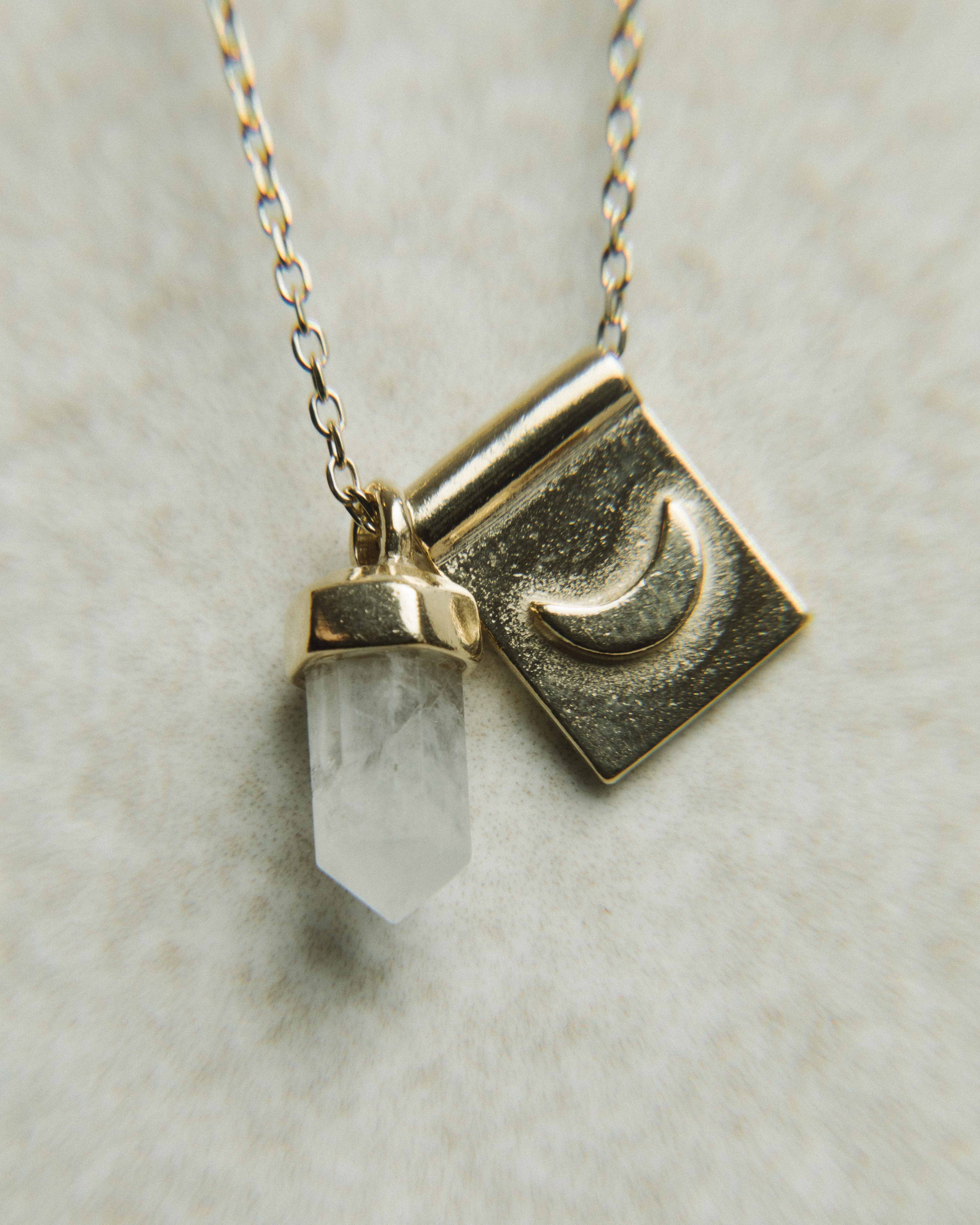 Luna nueva en Plata Bañada en Oro 18k