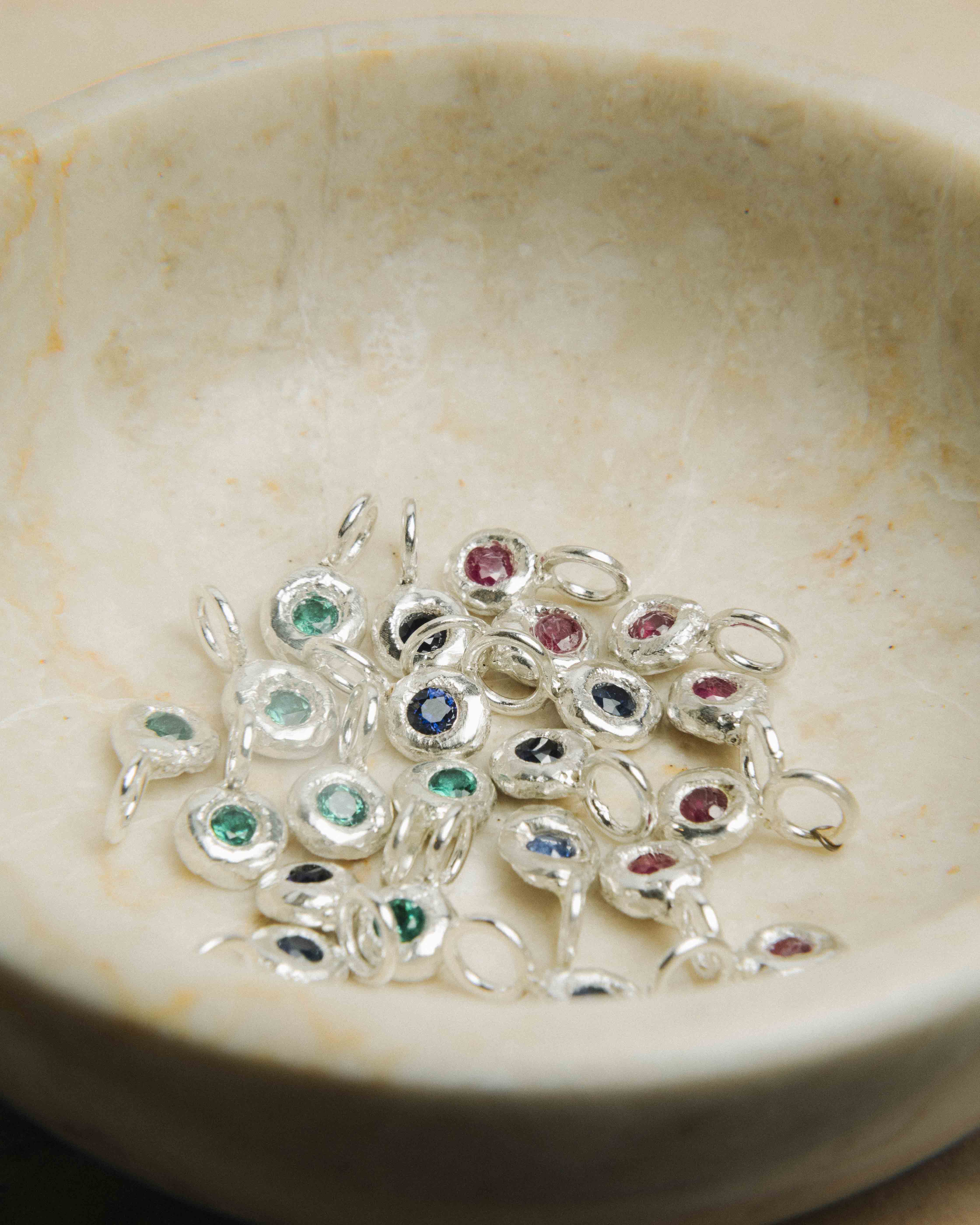 RAW · Rubí en Plata Reciclada