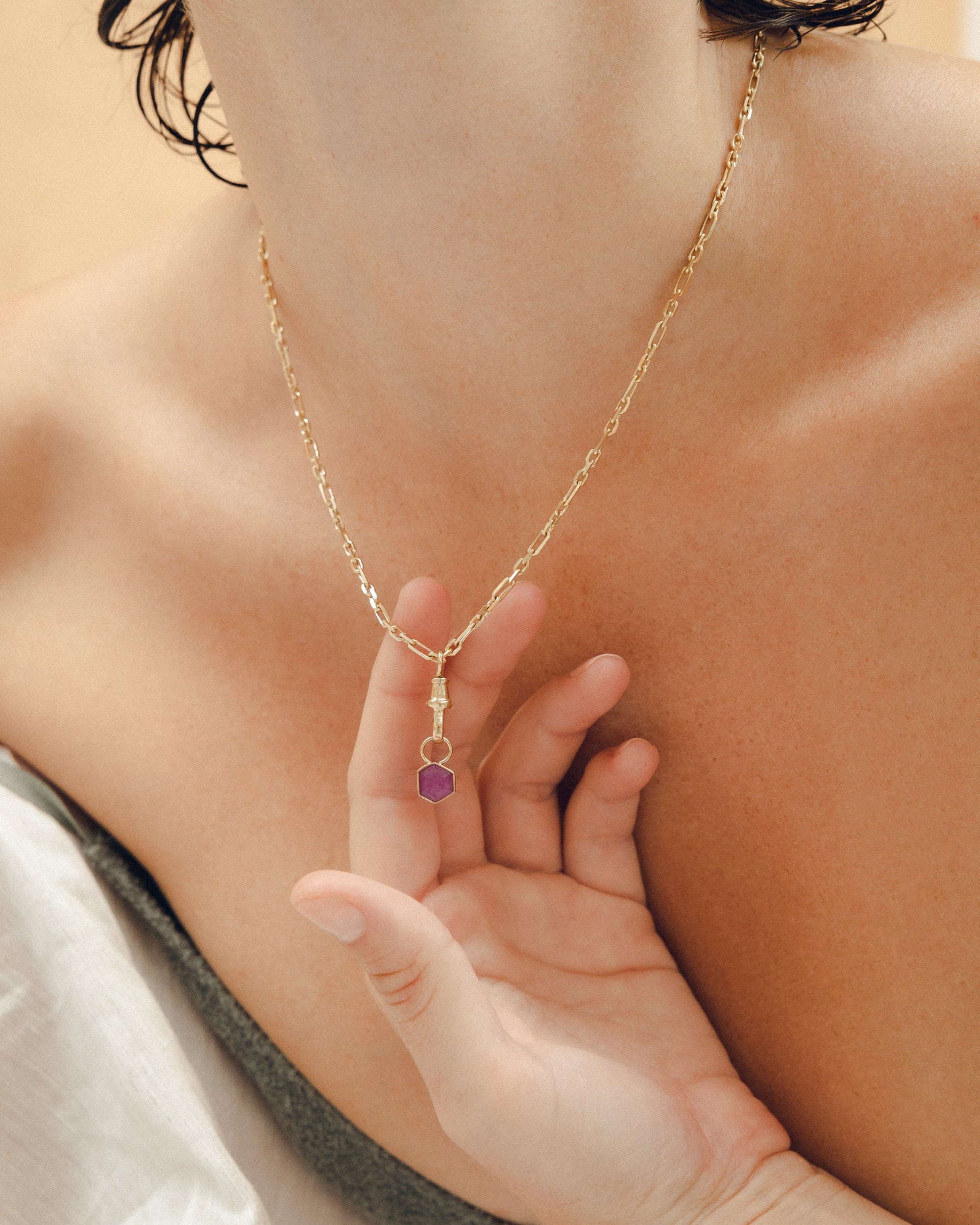 TREASURE · Rubí Bañado en Oro 18k