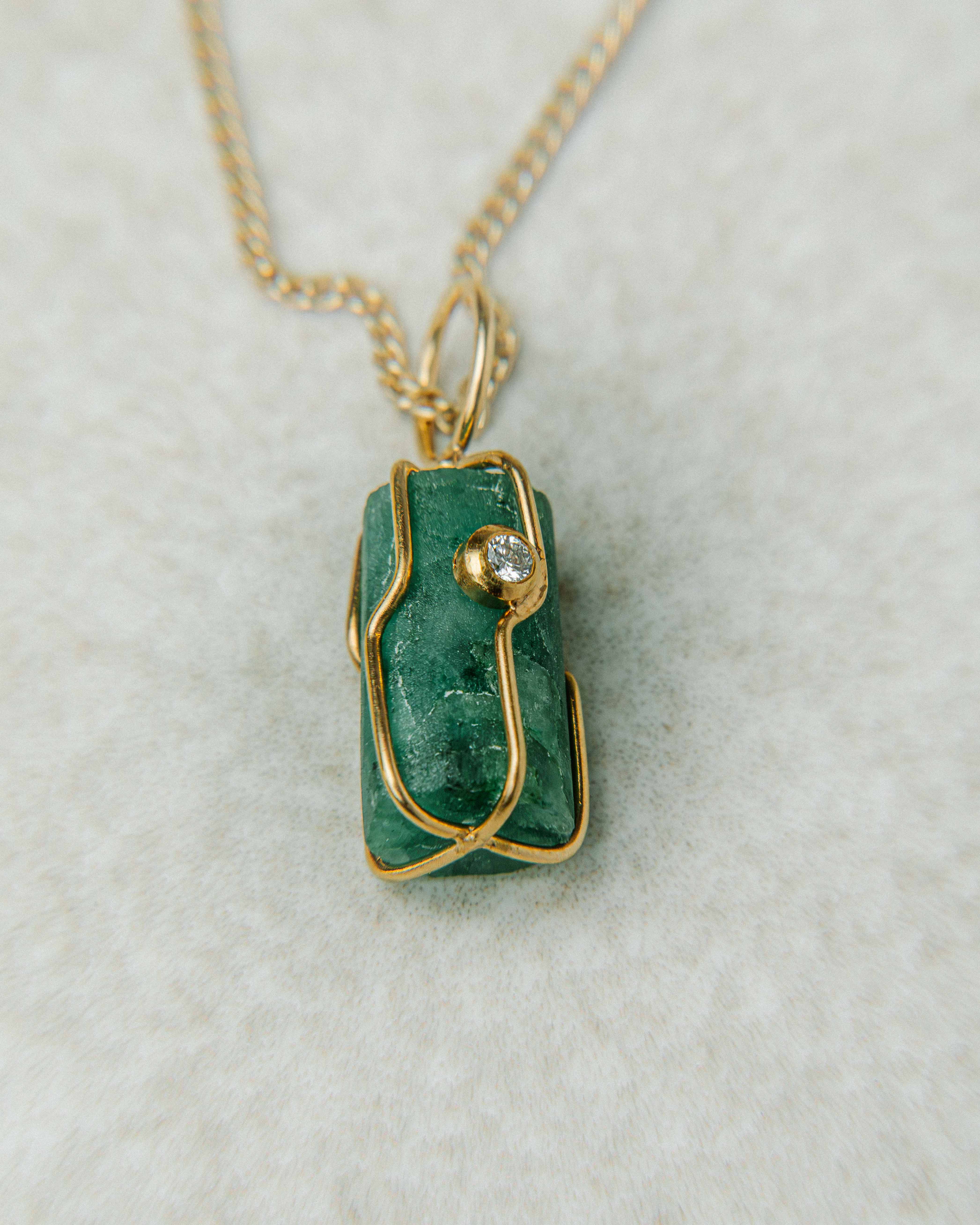 Phoebe in 18k recycled gold with diamond