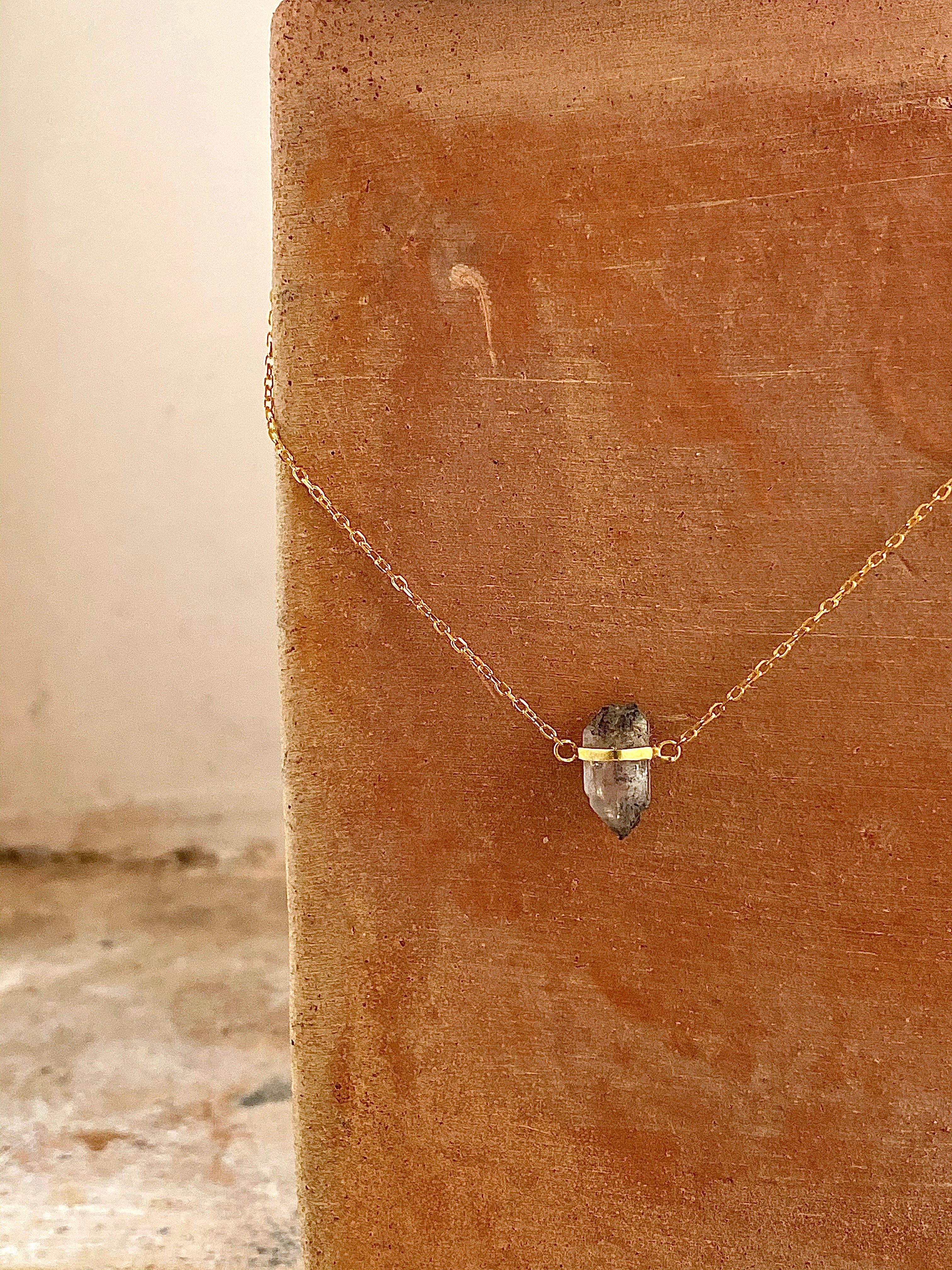 Collar Cuarzo Ahumado Bruto Bañado en Oro 18k