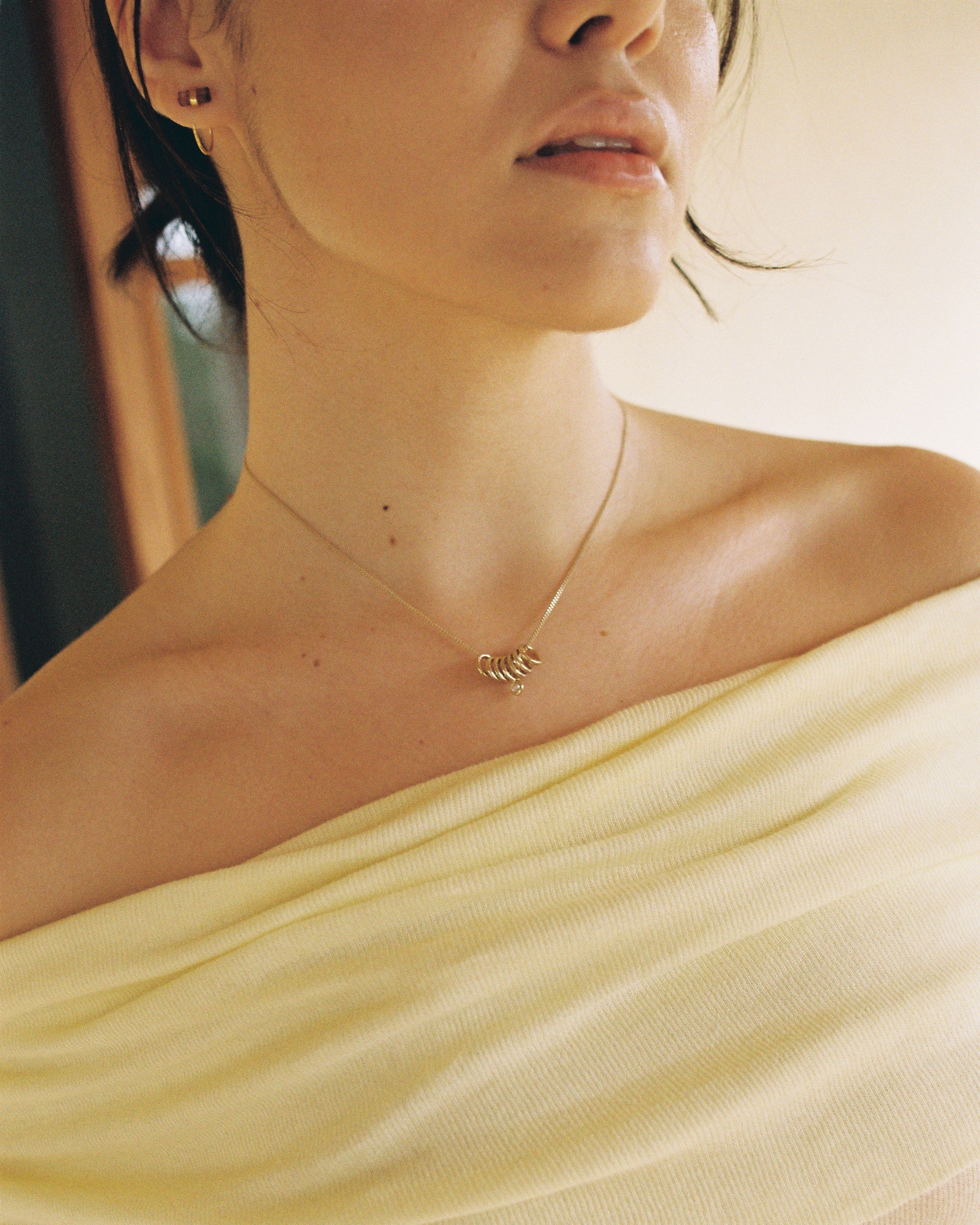 ARA con Topacio Azul bañado en Oro de 18k