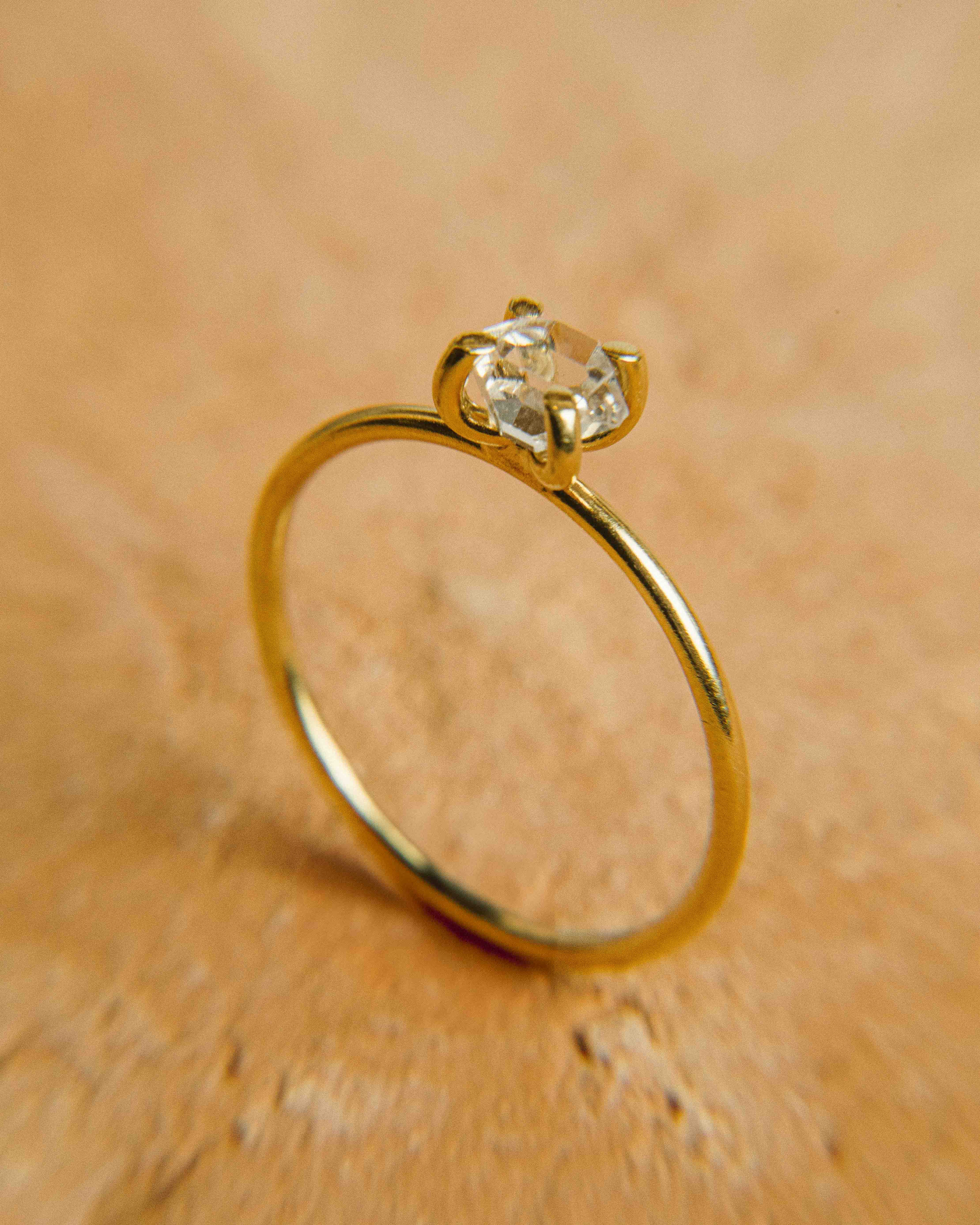 Anillo Solitario Cuarzo Herkimer en Plata bañada en Oro 18k