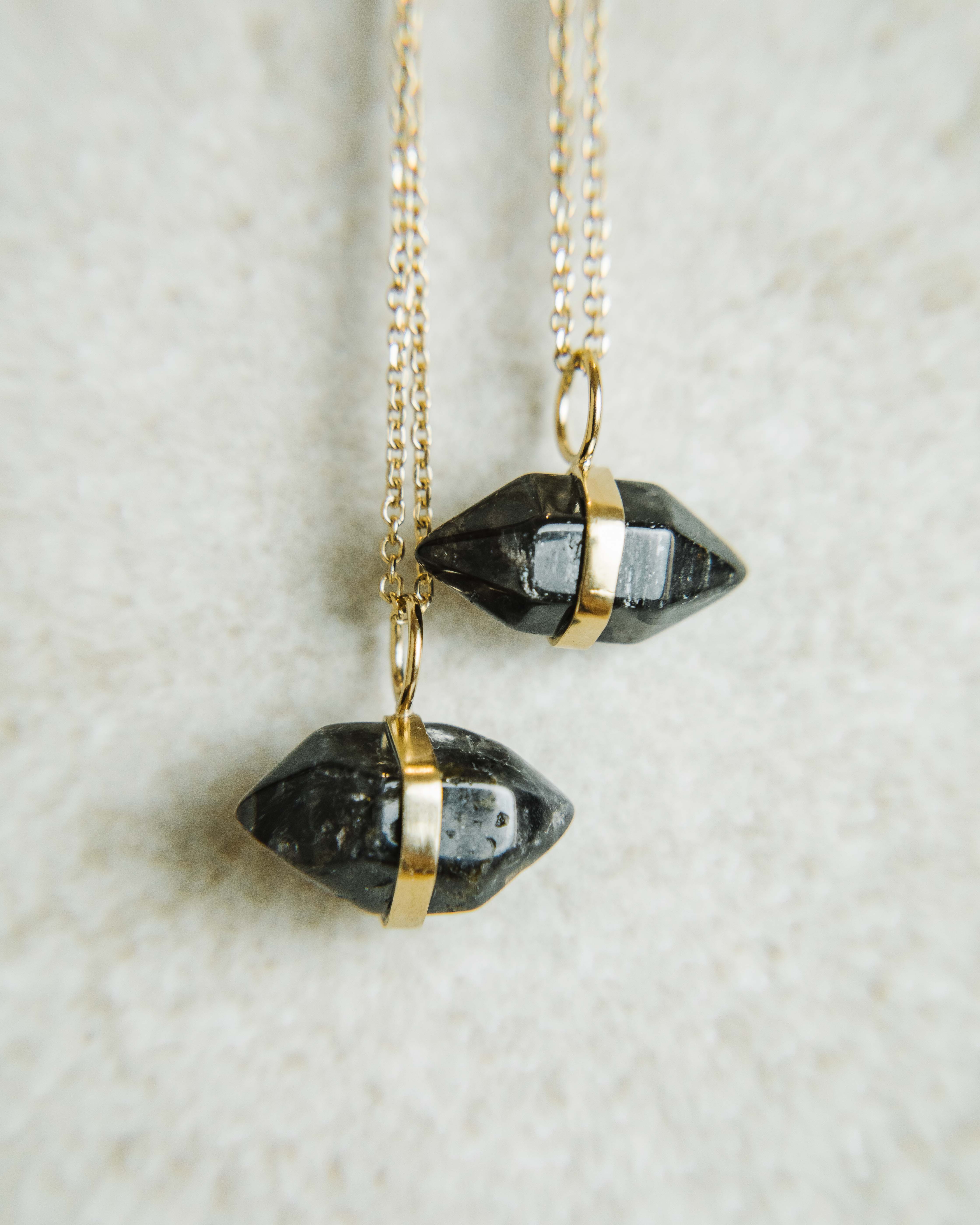 Plexo Solar Cuarzo Ahumado bañado en Oro 18k