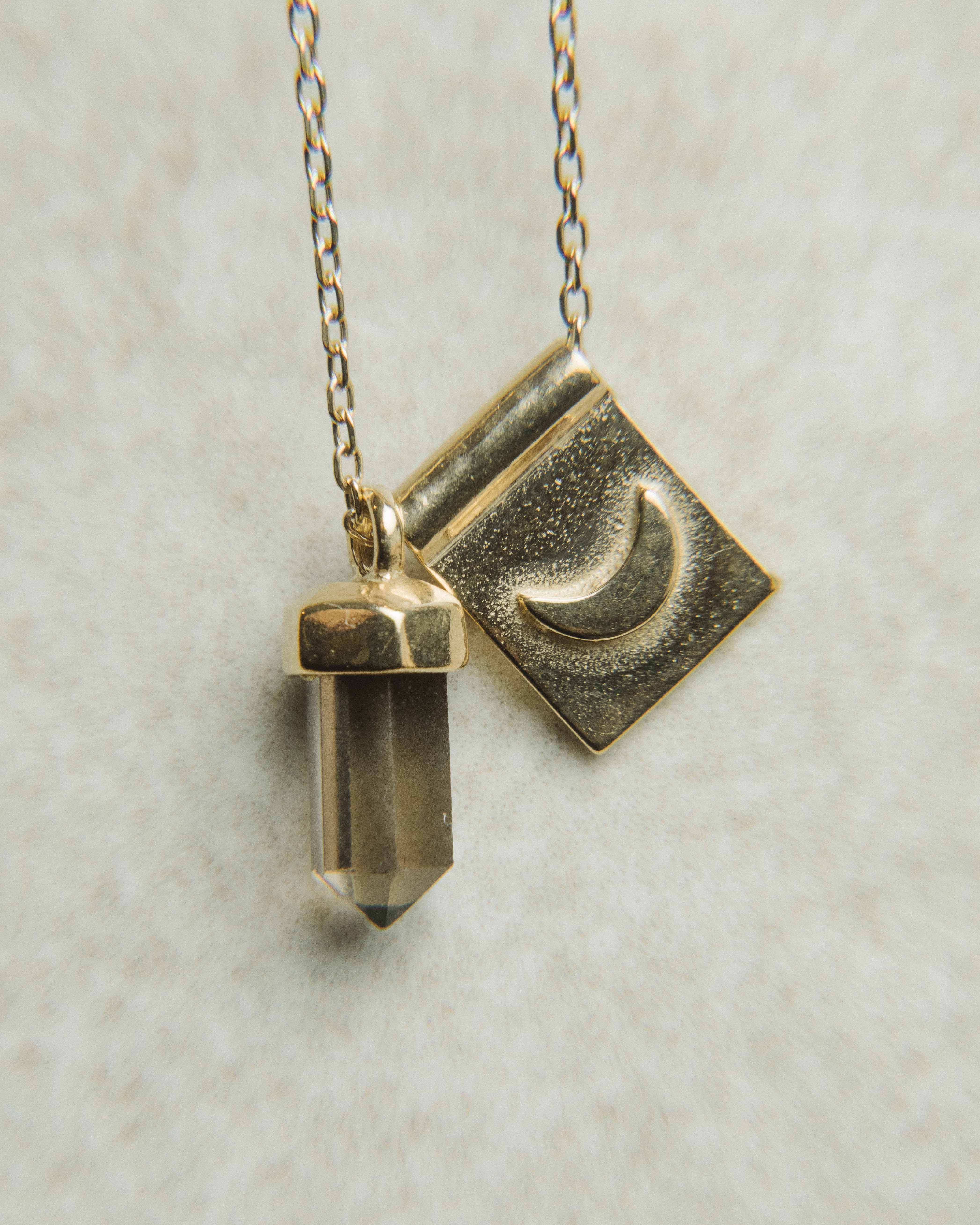 Luna nueva en Plata Bañada en Oro 18k