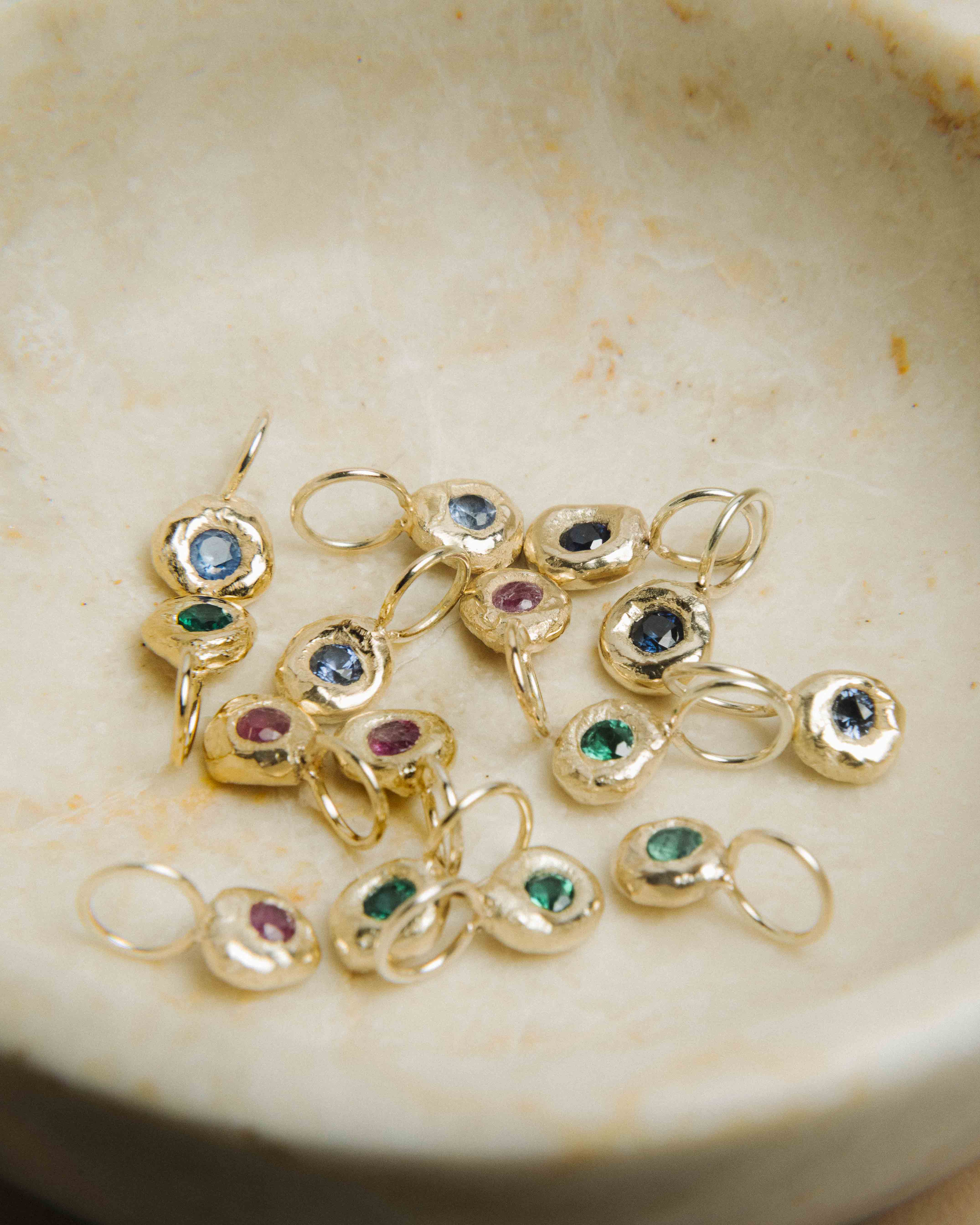 RAW · Rubí en Oro 18k