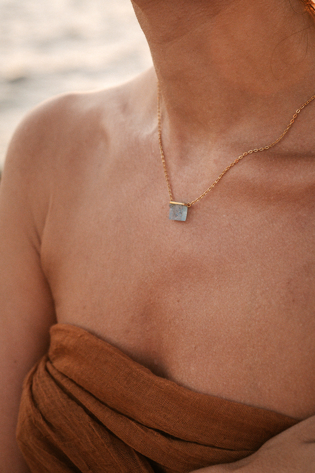 Collar Aguamarina Cuadrada Bañada en Oro 18k