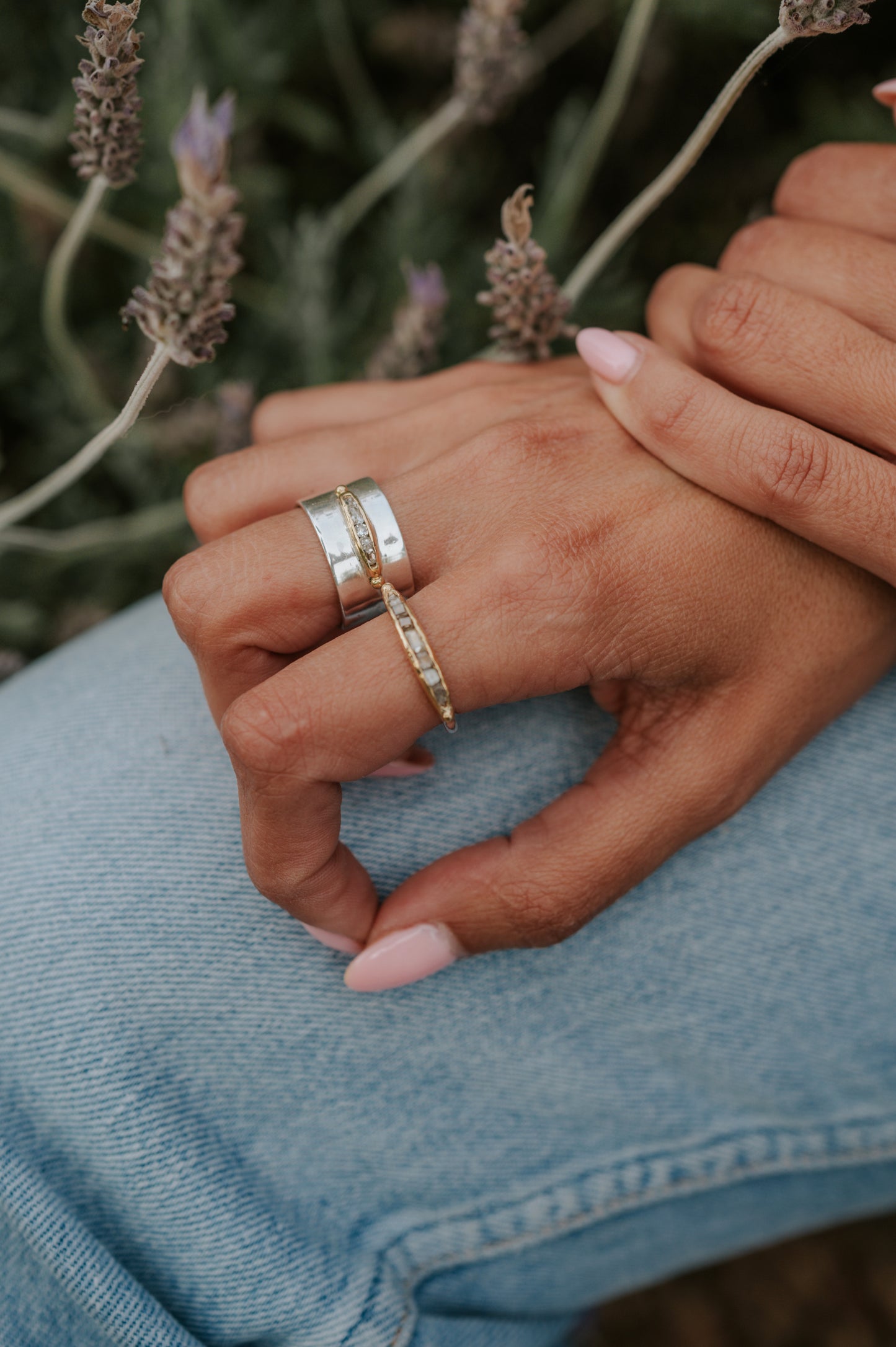 Anillo Ari de Plata y Oro de 18k reciclados y diamantes