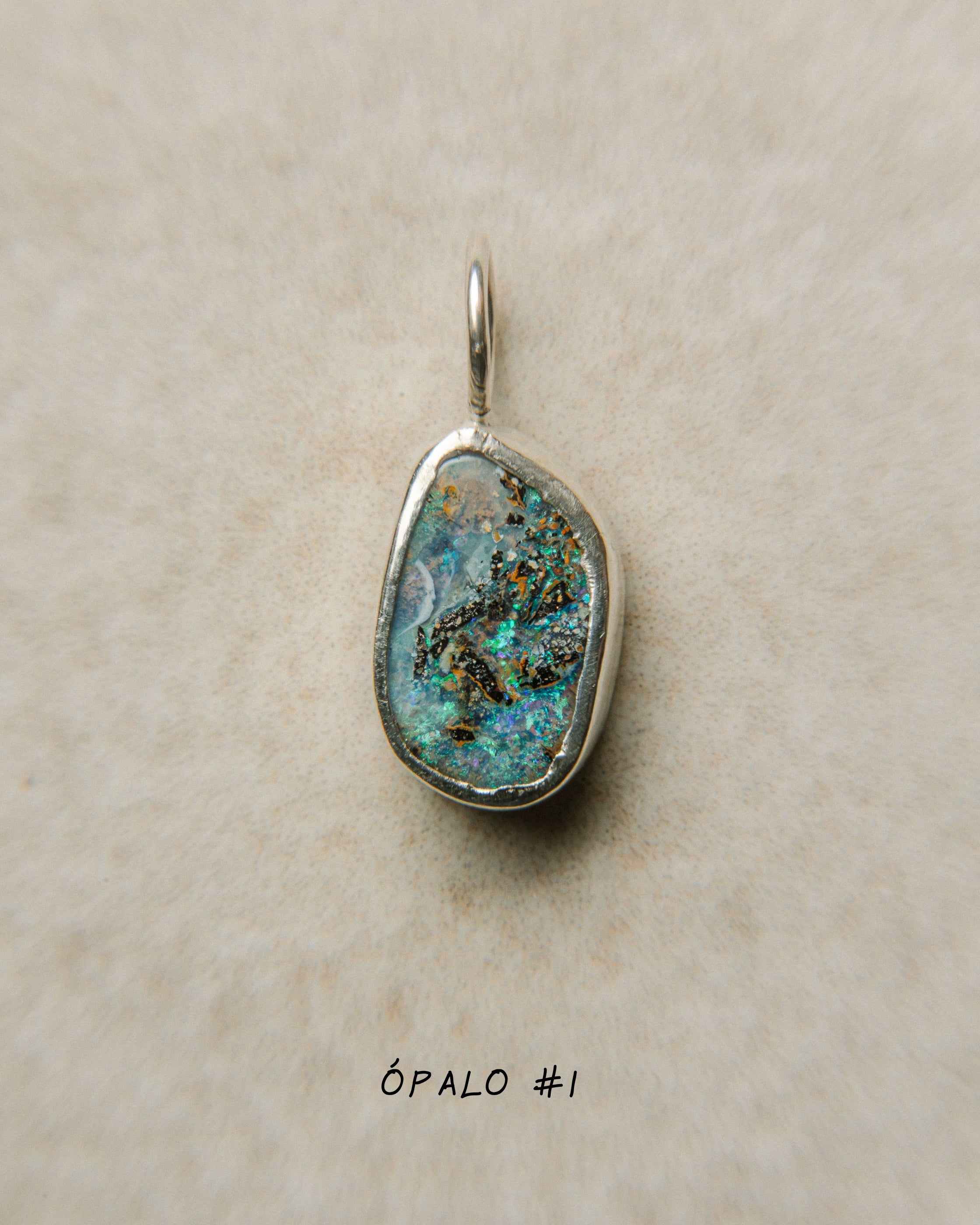 Ópalo Boulder | Talla M | Plata | SAIA