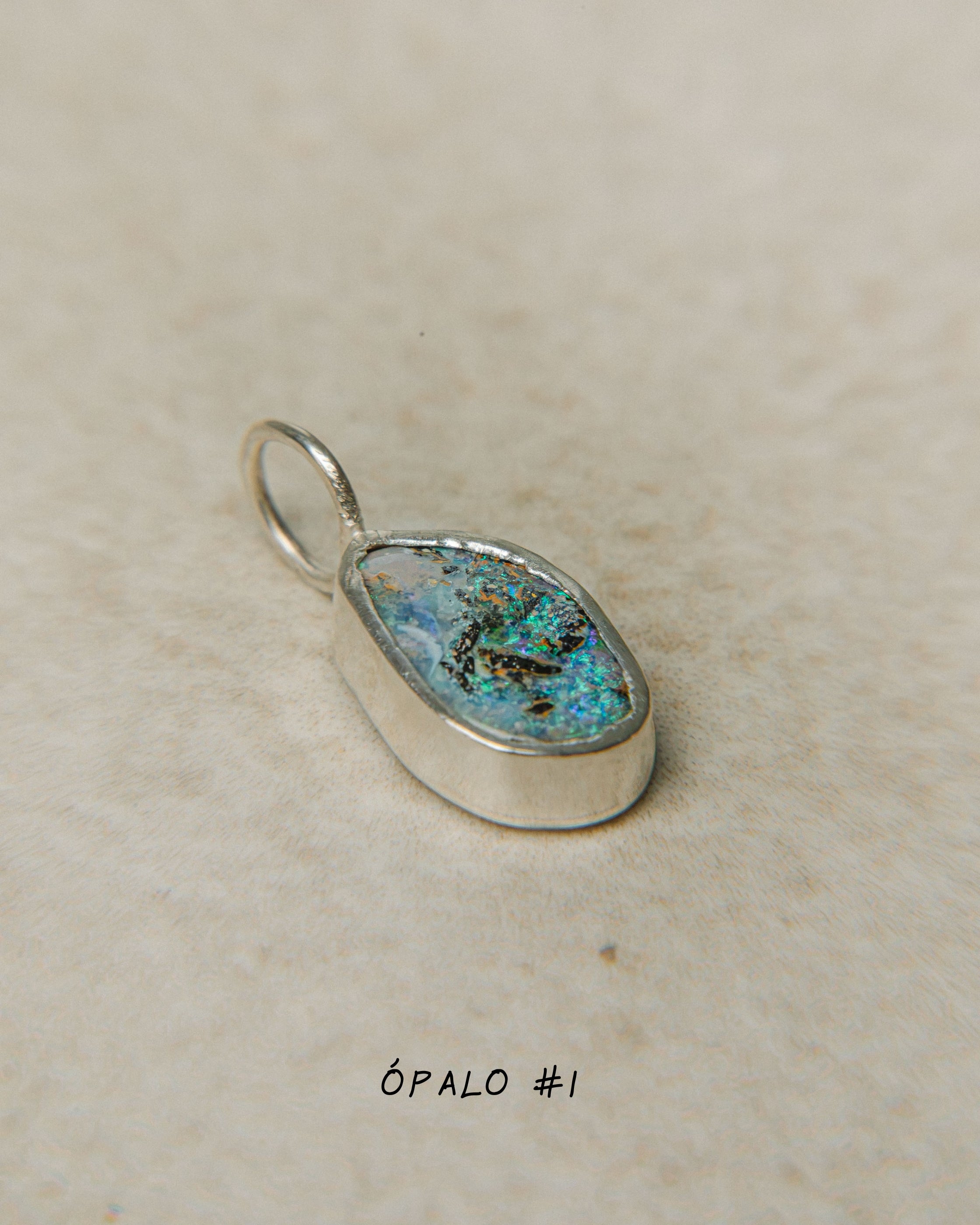 Ópalo Boulder | Talla M | Plata | SAIA