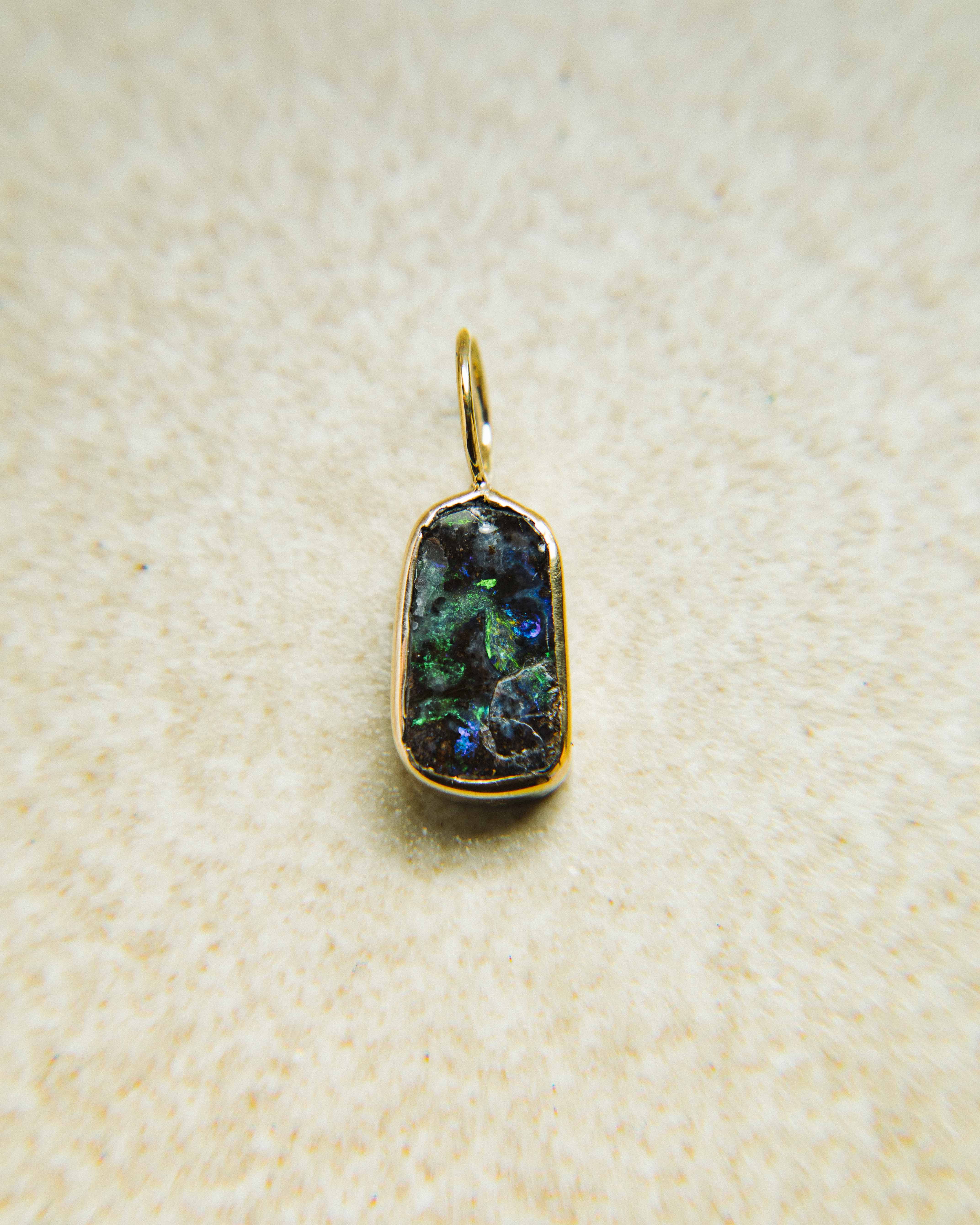 TREASURE · Ópalo Boulder Nº07 / L
