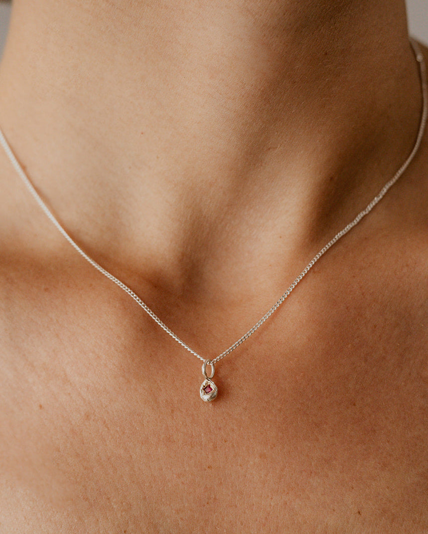 RAW · Rubí en Plata Reciclada
