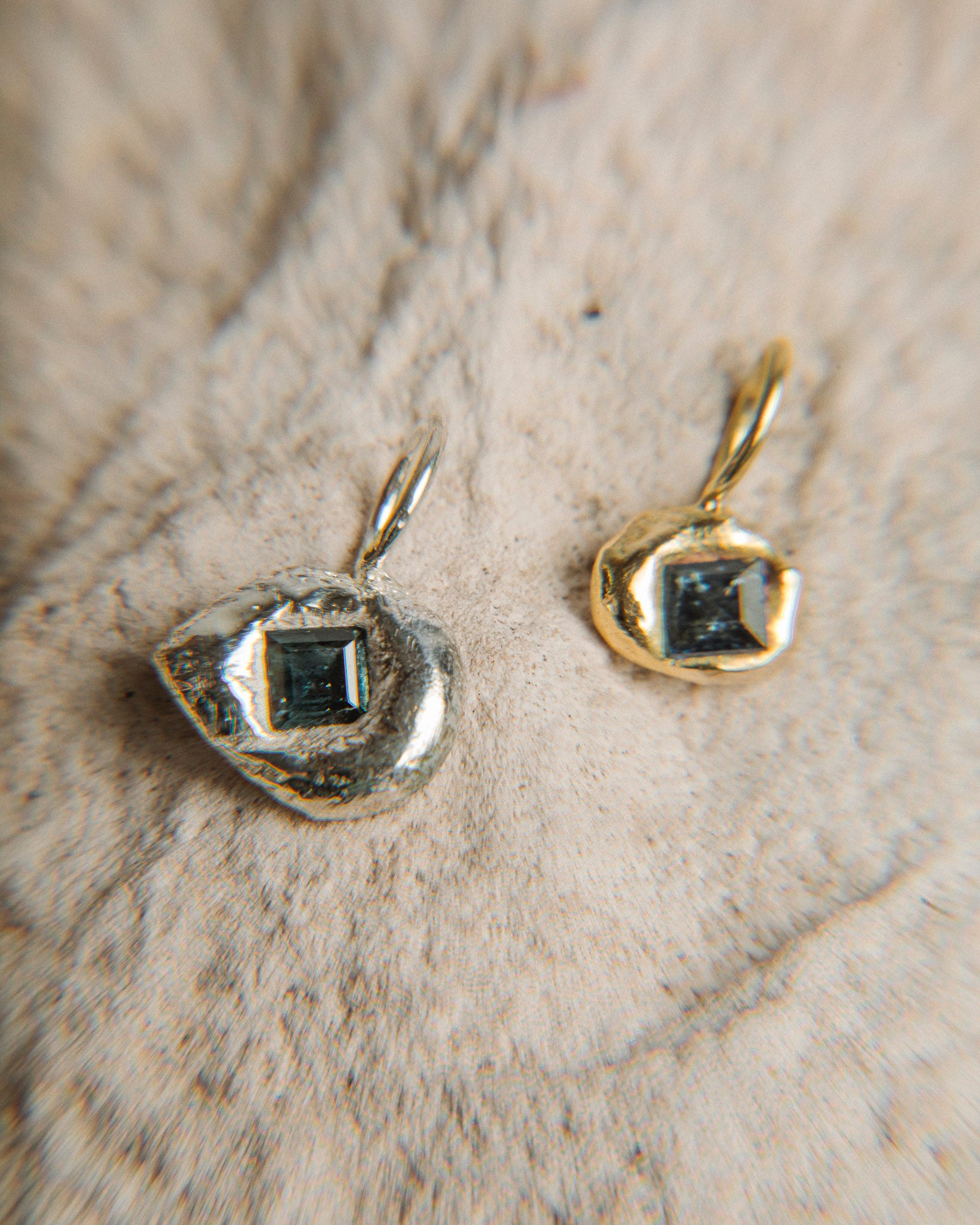 RAW · Zafiro en Oro