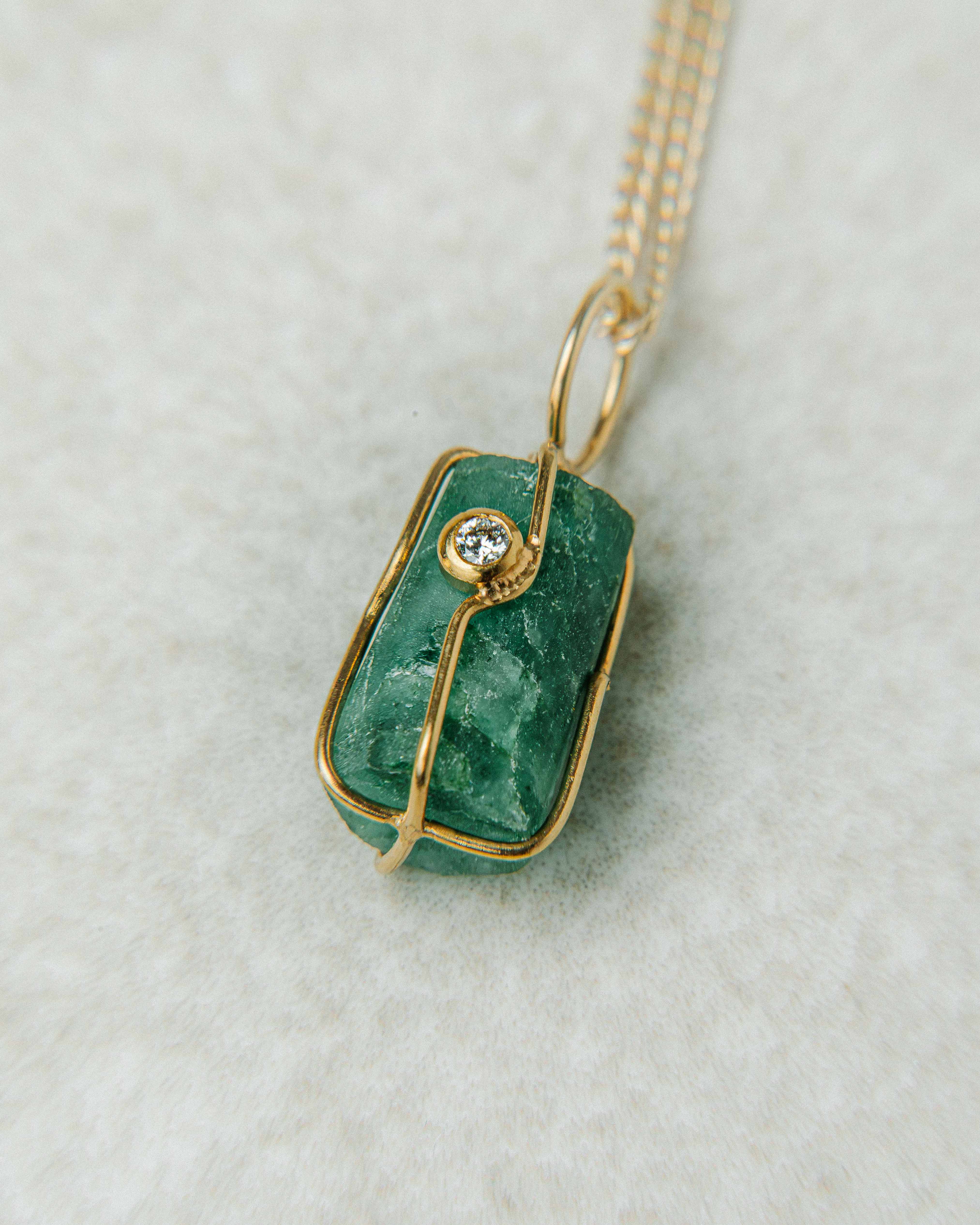 Phoebe in 18k recycled gold with diamond