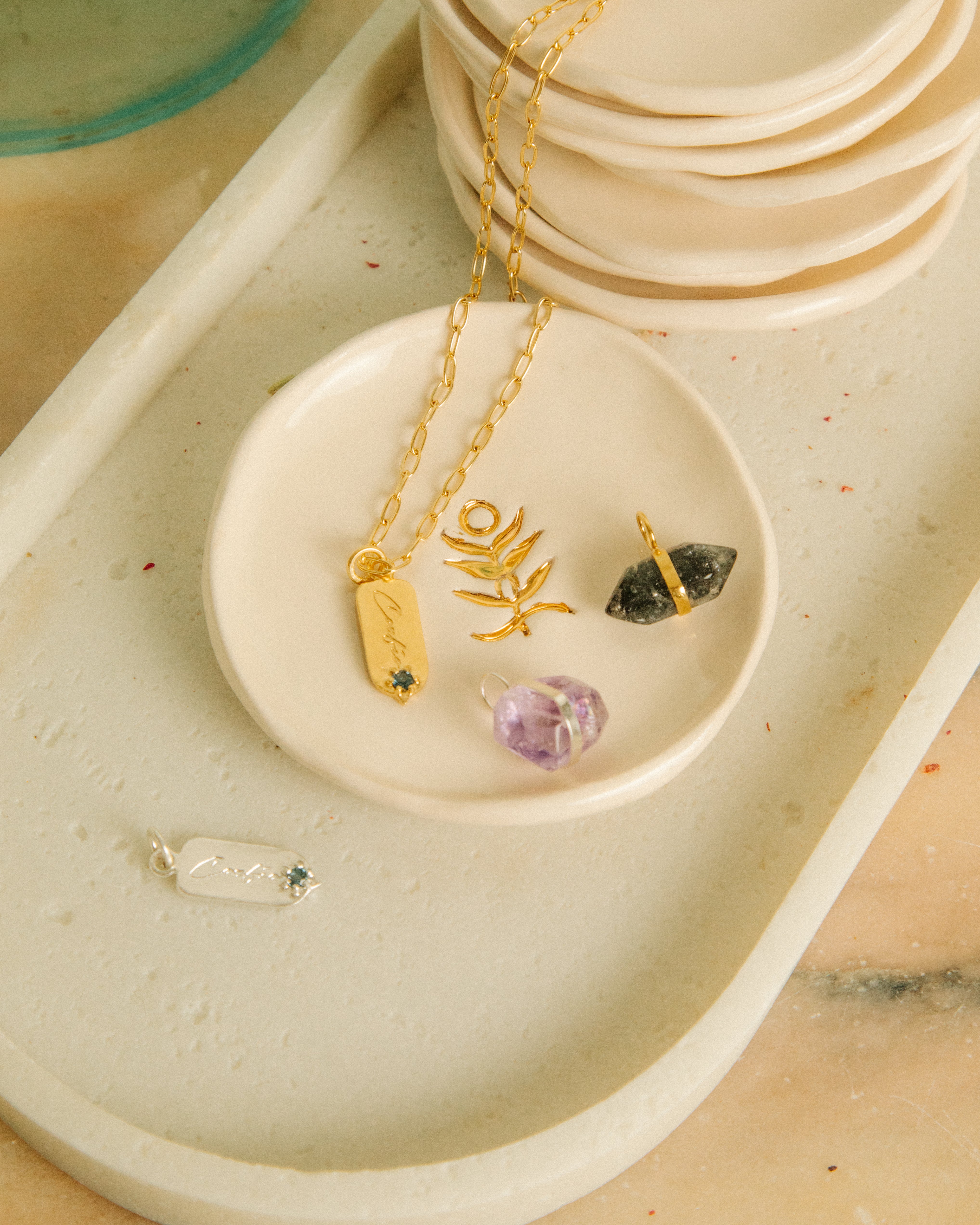 PLATITO de cerámica con oro de 18k