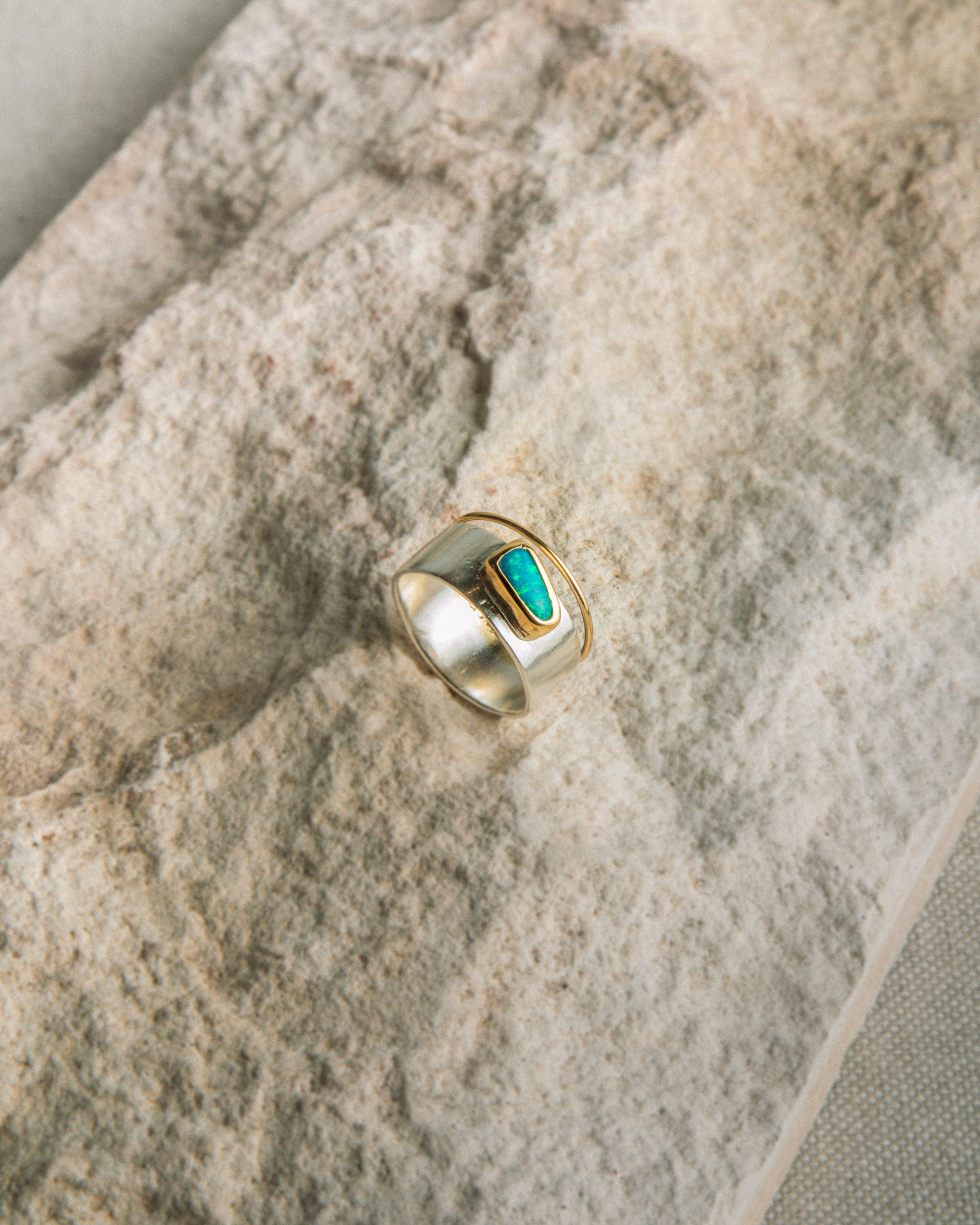 Anillo San Style con Ópalo